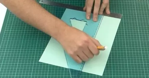 Pohlednice z papíru s vlastními rukama: Jak udělat narozeninovou kartu s deštníkem? Vlnitý papír, karty se srdcem a dalšími 26462_5
