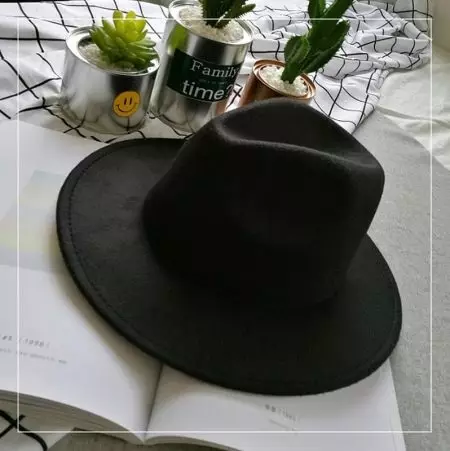 Fedor's Hat (58 foto's): wat om de stijlvolle modellen van vrouwen te dragen en aan wie ze passen 2647_57