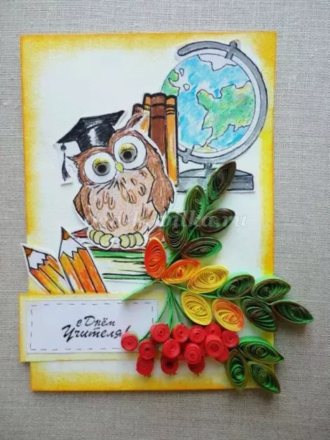 Postkort til lærerens dag med egne hender (69 bilder): Hvordan lage vakre og lette gratulasjonskort fra papir og andre materialer? 26487_4