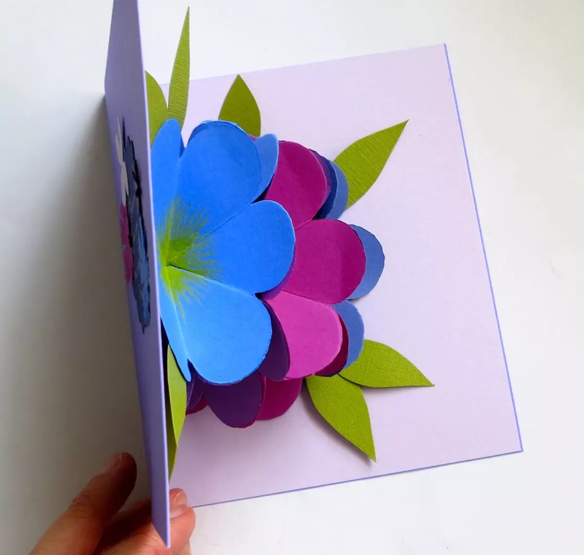 Bưu thiếp Người phụ nữ cho một sinh nhật với bàn tay của chính bạn: Các lựa chọn đẹp từ một đứa trẻ, album ảnh và bưu thiếp giấy tự làm đơn giản 26489_44