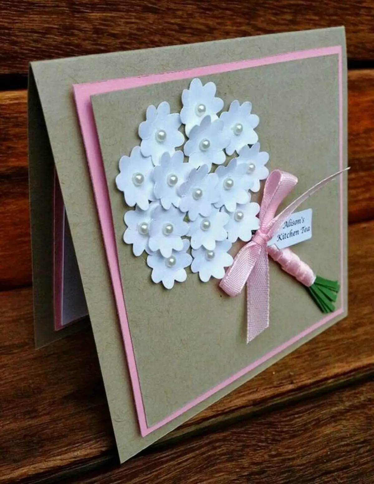 Pohlednice žena pro narozeniny s vlastními rukama: krásné možnosti z dítěte, scrapbooking a jednoduché domácí papír pohlednice 26489_53