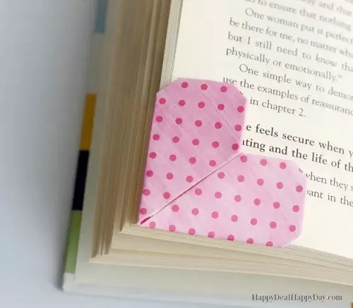 Bookmarks - Corners: Bagaimana untuk membuat penanda buku-origami dari kertas untuk buku dengan tangan anda sendiri secara berperingkat? Sudut segitiga dan penanda buku lain, skim pembuatan 26493_29