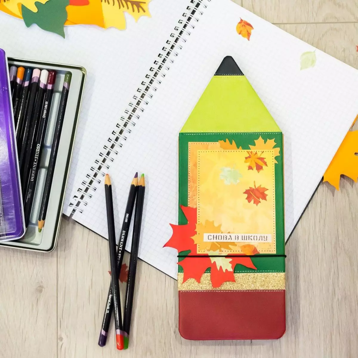 Bookmark-creion: Origami-marcaje din hârtie colorată și aplicații. Cum să le facă pentru cărți pas cu pas Fă-ți singur în conformitate cu schema? 26496_11