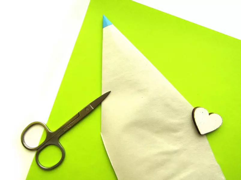 Bookmark-pencil: Origami-tetenger digawe saka kertas lan appliqué. Kepiye cara kanggo nggawe buku langkah langkah-langkah dhewe miturut rencana kasebut? 26496_17