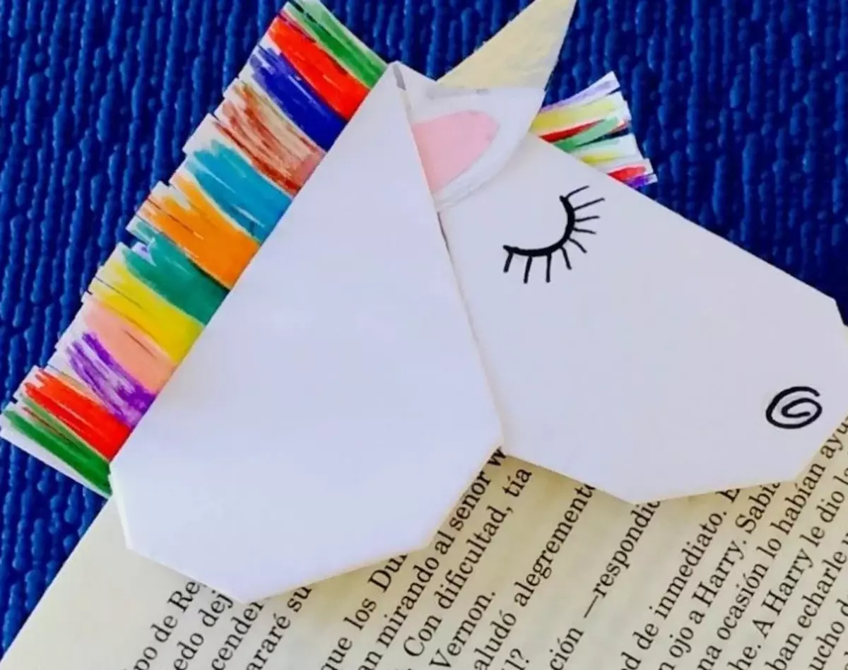 Легкие закладки своими руками. Закладки из бумаги. Книжные закладки из бумаги. Оригами закладка для книг. Самодельные закладки для книг из бумаги.