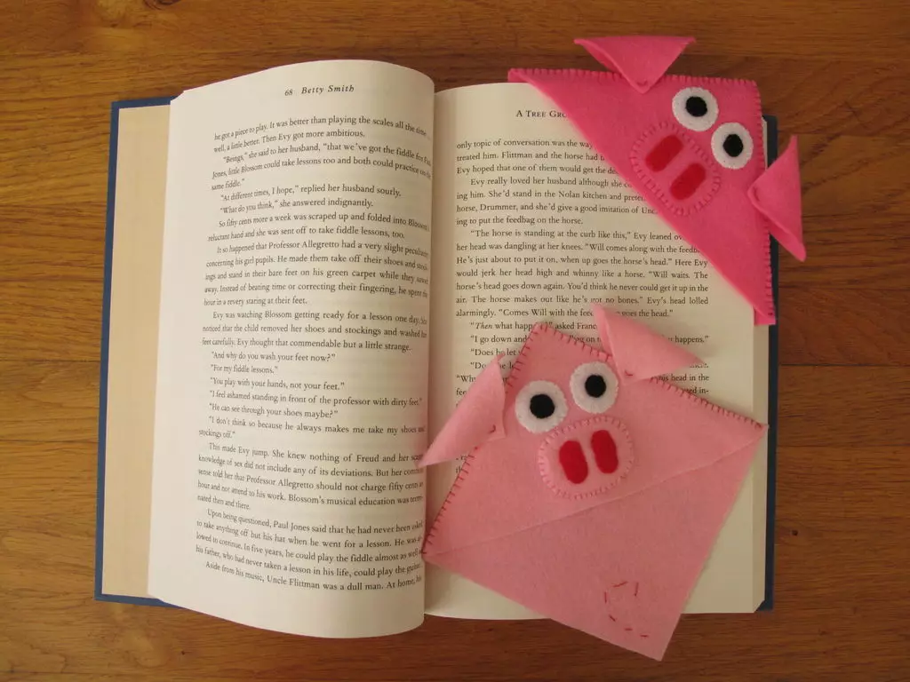 Origami Zaznamki: Kako narediti zaznamke za knjige iz papirja z lastnimi rokami? Metulji in srca, Unicorn in Cat, Chanterelle in drugi preprosti zaznamki v origami tehniki 26500_19