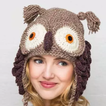 Owl Hat (35 foto): Pirate dhe zog i fjetur, modeli i të rriturve të bardhë 2650_22