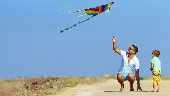 Αεροφωτογραφίες (52 φωτογραφίες): Από χαρτί και ύφασμα. Πώς να δέσετε μια γραμμή αλιείας; Με τη μορφή κοράκι και δράκων, κουτιά και άλλων. Πως μοιάζει? 26514_24