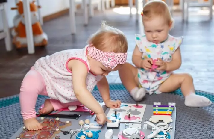 BizeBoard para meninas 1 ano: casa e outras espécies. Como fazer com suas próprias mãos? 26517_5
