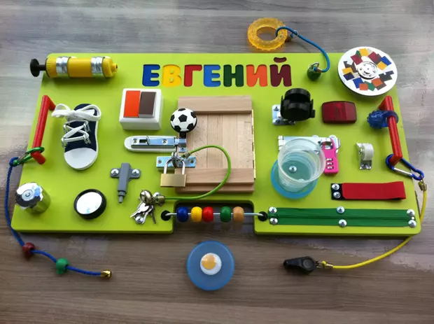 Bizeboard with your own hands (95 photos): how to make a developing board for children on step-by-step instructions? Components for homemade bizeboard 26525_7