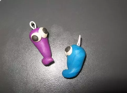 Easy Plasticine Ohrringe: Wie man Ohrringe mit den eigenen Händen kuchen? Ideen von hausgemachten schönen Luftkunststoff-Ohrringen 26537_13