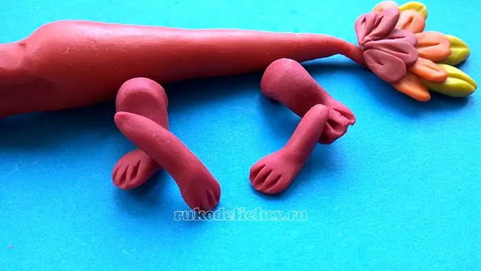 Како да направите змеј од пластилин? 55 Фото Како да ги направите рацете на слатко змеј? Како да ја извадите главата? Шеми за моделирање на чекор-по-чекор за деца 26555_21
