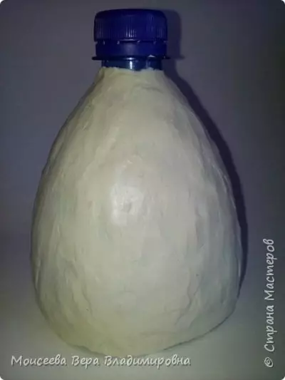 Hamurudan Matryoshka: Plastik bir şişe ile modelleme. Adım adım bir aplike nasıl yapılır? 26560_11