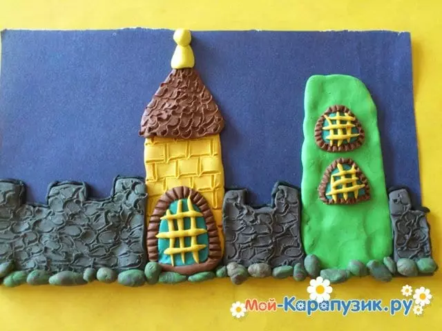 Istana dari plasticine: Bagaimana untuk membuat istana pukal dengan tangan mereka sendiri langkah demi langkah? Bagaimana untuk membuatnya di kadbod? Tips Lingkuman Castle untuk Puteri 26564_10