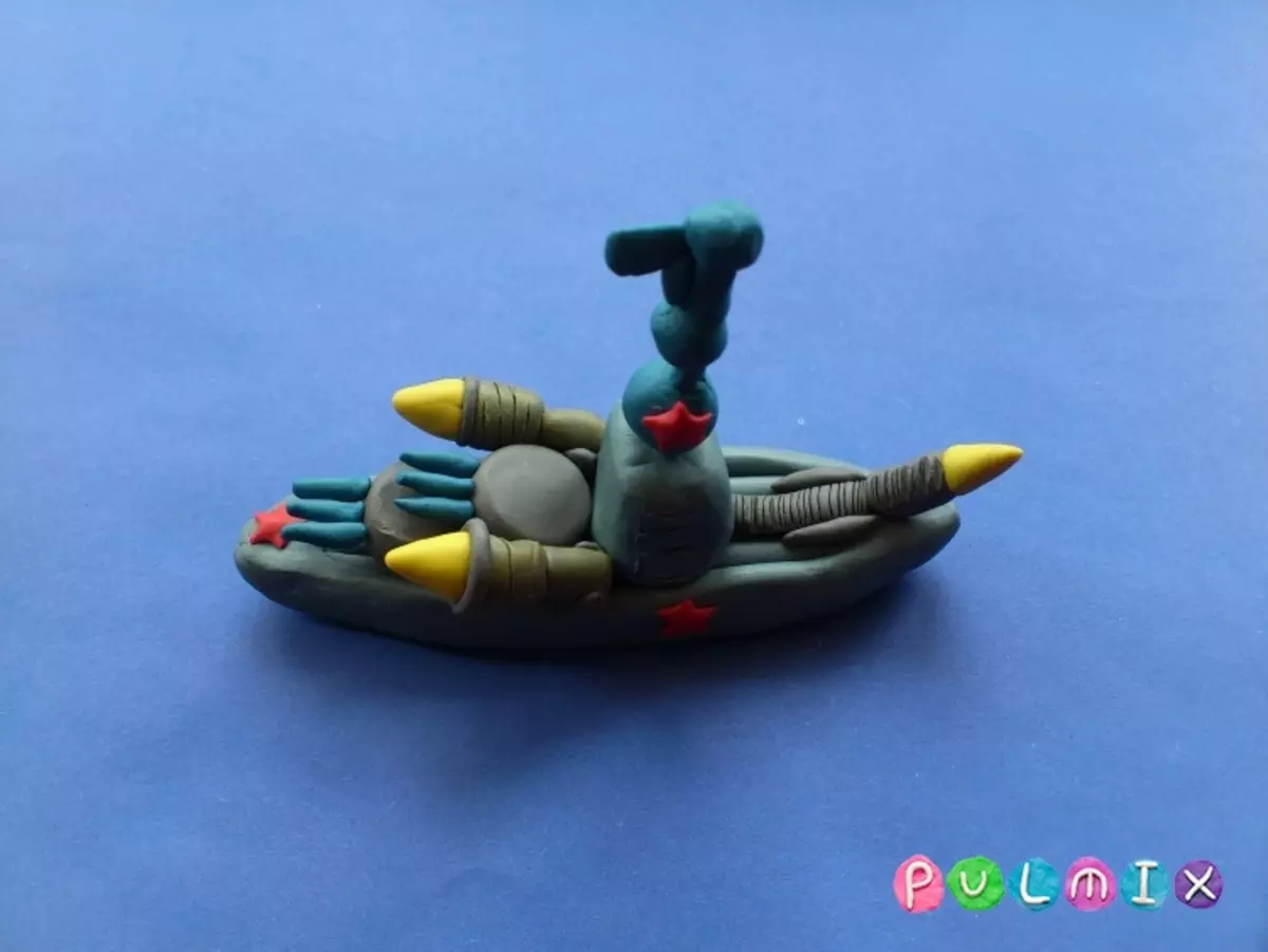پلاسٹکین جہاز: بچوں کو فوجی کشتی کیسے بنانا ہے؟ مراحل میں اپنے ہاتھوں کے ساتھ قزاقوں کی جہاز کیسے بنائیں؟ مرحلہ سے مرحلہ سیلبوٹ 26582_13