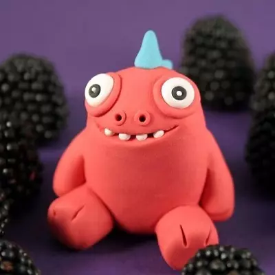 Monștrii din plasticină: Cum să sculptați monștri înfricoșători copiilor? Funny Monster Model etape. Cum să faci cifre diferite pentru copii? 26583_4