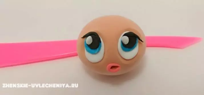 muñecos de plastilina: la forma de la muñeca lol ciego? cabeza Lrack y la cara. Cómo hacer una muñeca en miniatura paso a paso a los niños con sus propias manos? 26586_27