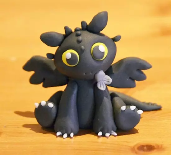 Cum să orbiți ANEWLESS? Cum să faci un dragon din plasticină la copii pas cu pas? Figurină ușoară și alte opțiuni 26593_4