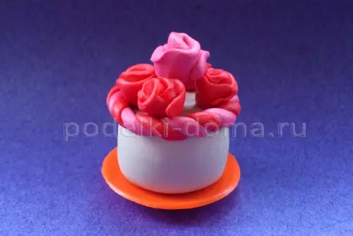 Gula-gula dari plastik: Bagaimana untuk membuat kek dengan tangan anda sendiri? Bagaimana untuk membuat lollipop kepada kanak-kanak? Memodelkan angka lain 26596_14