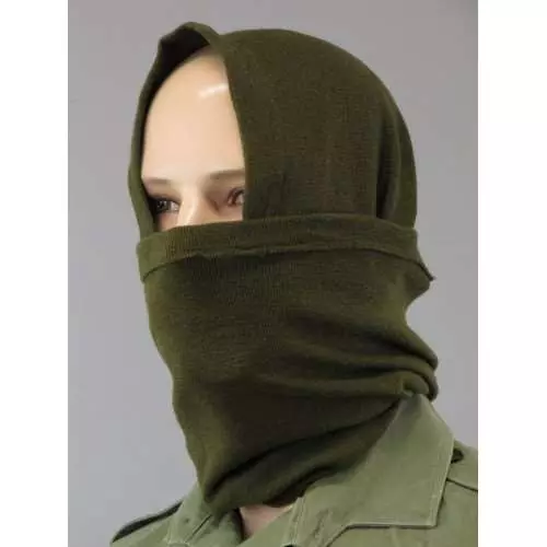Bandana na cara (72 fotos): bufanda na cabeza, a bandana feminina no pescozo, o pano, a máscara, como facer unha bandana coas súas propias mans 2659_15