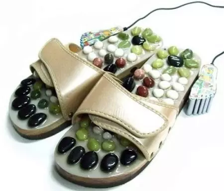 Masaže papuče: refleksne tenisice za noge, modeli s kamenjem i šiljcima, shiatsu se opušta s masažom efektom, gesom ufoot i drugim modelima 265_23