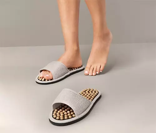 Pantofla masazh: atlete refleks për këmbët, modelet me gurë dhe spikes, shiatsu relakson me efekt masazh, gess ufoot dhe modele të tjera 265_3