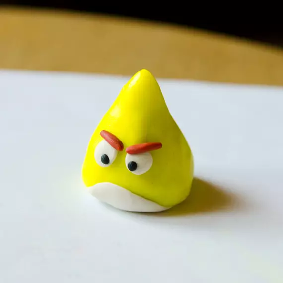 Birds Angry Saka Plastik: Cara nggawe figurine kertu abang? Burung Lepim ERLE. Kepiye cara nggawe barang sing beda kanggo bocah? 26612_17
