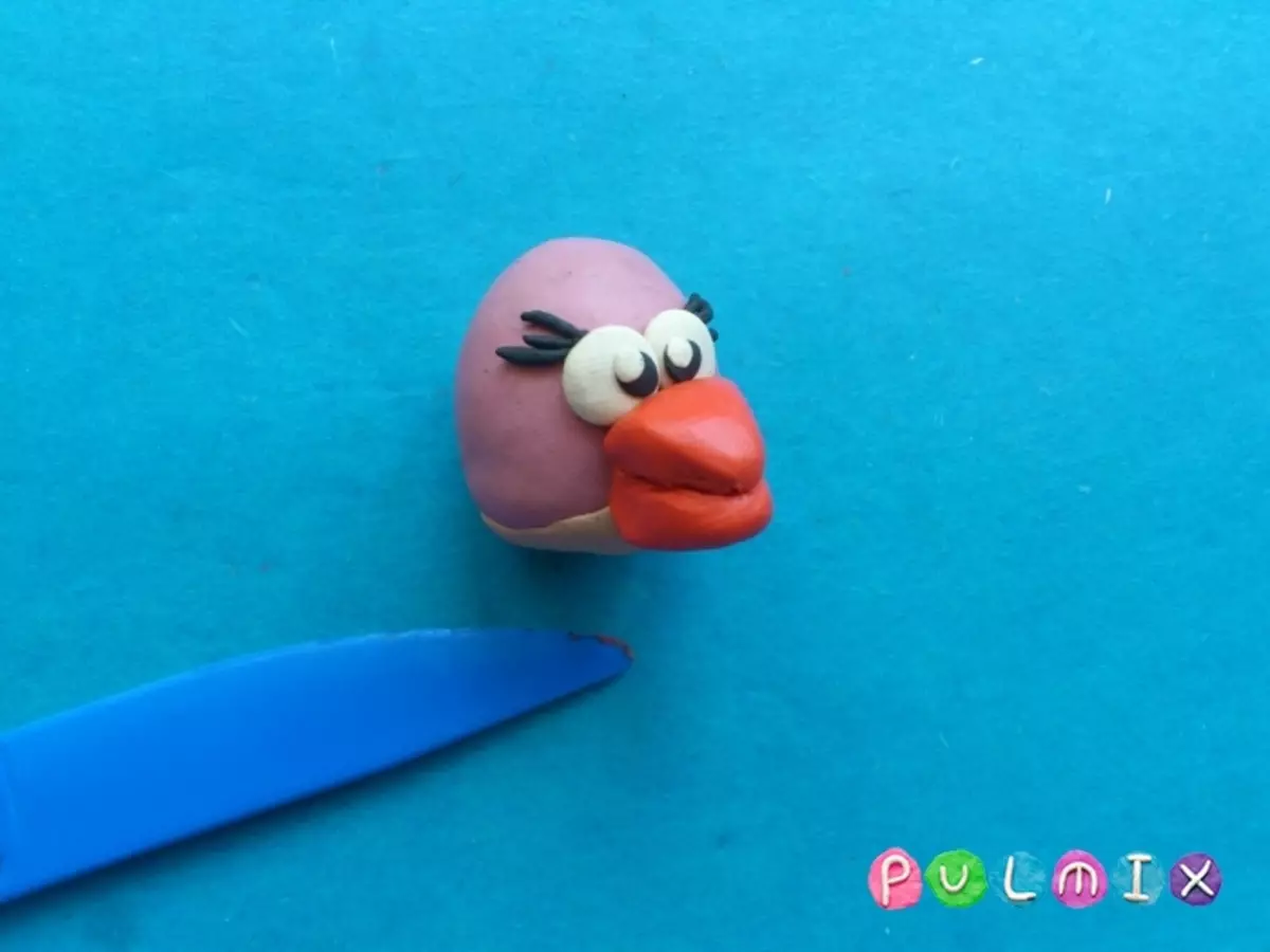 Angry Birds от пластилин: как да се направи фигурка карта RED? Lepim злите птици стъпка по стъпка. Как да направите различни занаяти за деца? 26612_26