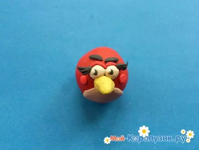 Angry Birds från plasticine: Hur man gör ett kort figurrött? Lepim onda fåglar steg för steg. Hur man gör olika hantverk för barn? 26612_9