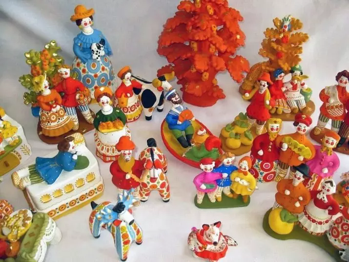Dymkovskaya Toy fan plestik (54 foto's): Phaod-eenden fan geit en hynders, dames, fûgels en ferdúdliking, Cockerel en ambachten basearre op Dymkovsky Toys 26613_4