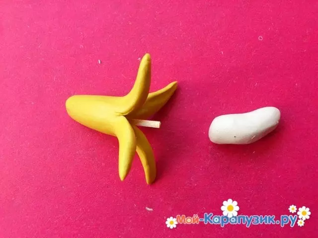 Банан из пластилина. Лепка банан. Поделки из пластилина банан. Банан из воздушного пластилина.