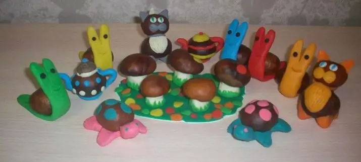 Artisanat des châtaignes et de la plasticine (51 photos): Comment faire des enfants un oubli? Modélisation des champignons et chenilles avec leurs propres mains, animaux humides et araignées 26623_51