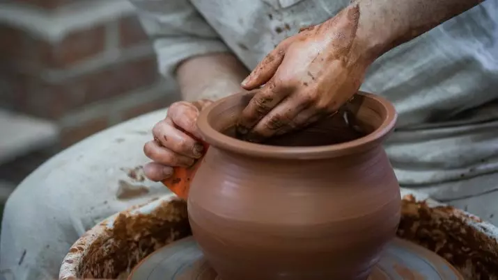 Clay Pots (45 fotos): ¿Es posible lavar la olla para hornear en el lavaplatos? Grandes y otras ollas de arcilla. ¿Cómo pintarlos y es posible calentarse en el microondas? 26629_8