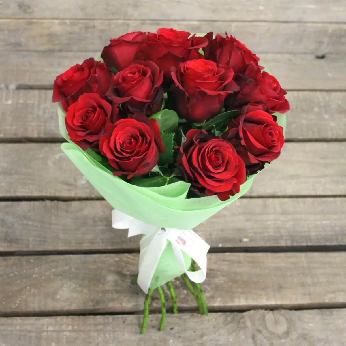 Bouquets maka ụmụ nwanyị na-eme ya: nhọrọ ụbọchị ọmụmụ, ụmụ nwanyị dị jụụ site na ihe ịchọ mma na kọfị mbụ 26640_10