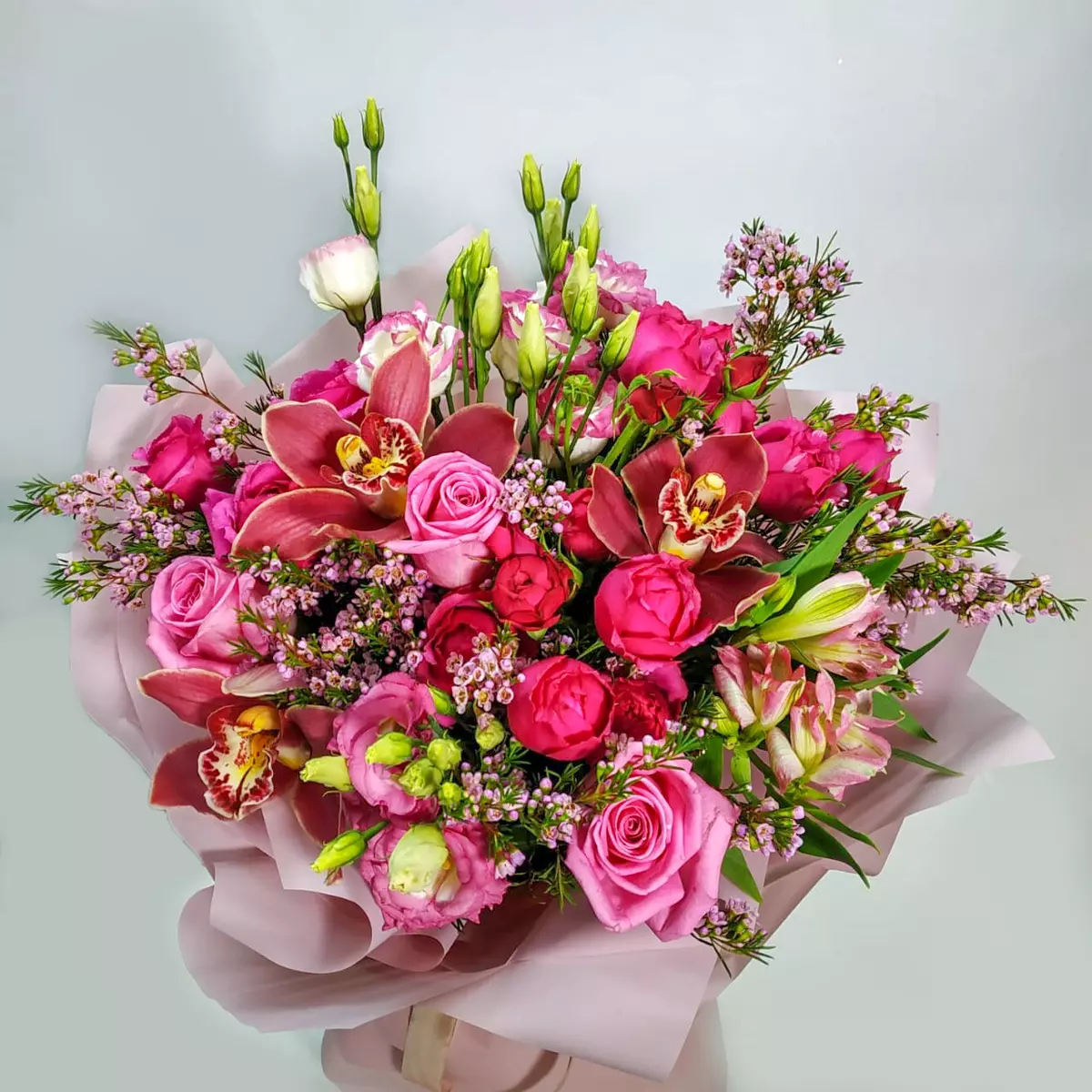 Bouquets maka ụmụ nwanyị na-eme ya: nhọrọ ụbọchị ọmụmụ, ụmụ nwanyị dị jụụ site na ihe ịchọ mma na kọfị mbụ 26640_6