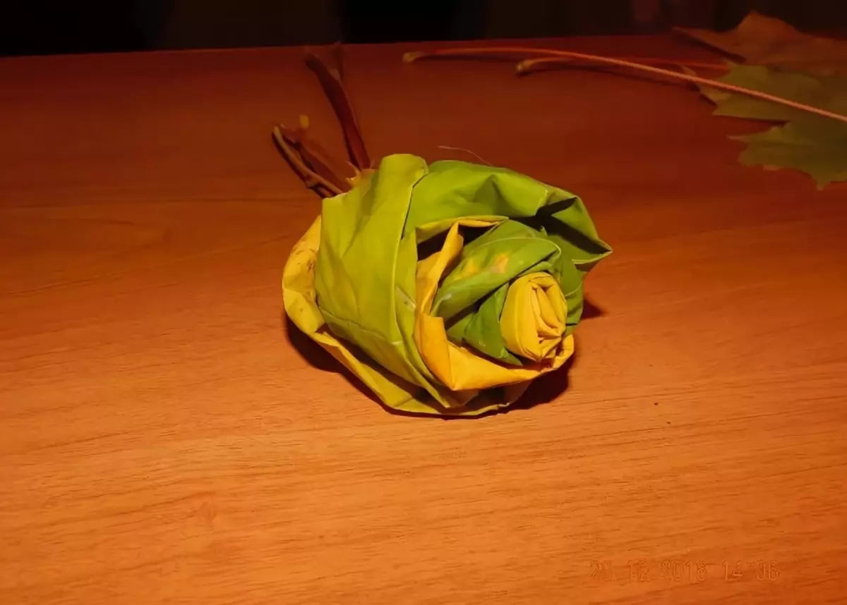 En bukett löv med egna händer (45 bilder): Hur man gör blommor på ämnet 