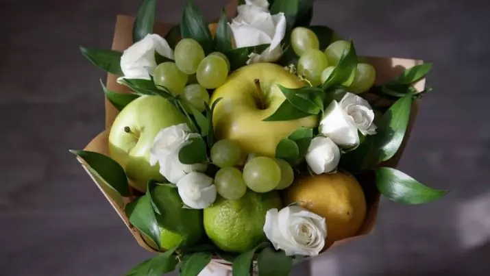 सफरचंद (43 फोटो) च्या bouquets: सफरचंद आणि रंग begners च्या चरण द्वारे चरण आपल्या स्वत: च्या हातांनी कसे बनवायचे? संत्रा आणि इतर फळे सह लिंबू आणि tangerines सह सफरचंद शरद ऋतूतील गुलदस्ता 26647_16