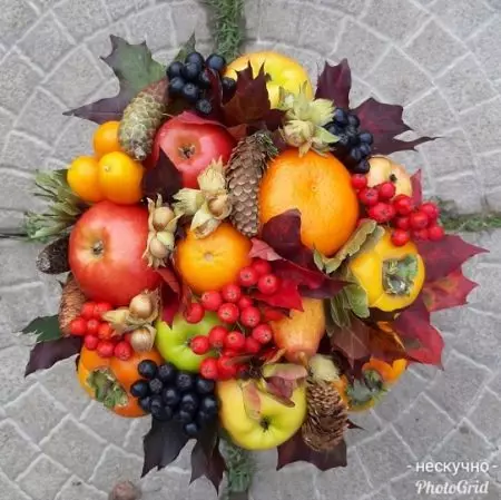 Bouquets vun Äppel (43 Fotoen): Wéi se mat Ären eegenen Hänn Schrëtt fir Schrëtt vun Äppel a Faarwen Ufänger maachen? Hierscht Bouquet vun Äppel mat Zitroun an Tangerinnen, mat Orangen an aner Friichten 26647_25