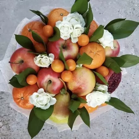 Μπουκέτα μήλων (43 φωτογραφίες): Πώς να τα κάνετε με τα χέρια σας βήμα προς βήμα μήλων και χρωμάτων αρχάριοι; Φθινόπωρο μπουκέτο μήλων με λεμόνι και μανταρίνια, με πορτοκάλια και άλλα φρούτα 26647_27