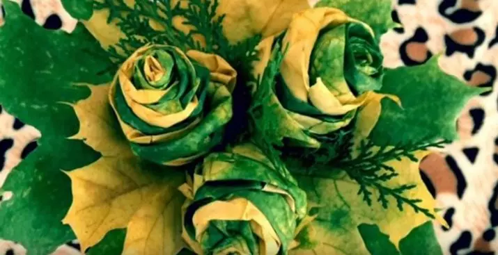 Rams de flors fets de fulles d'auró amb les seves pròpies mans (39 fotos): Com pas a pas per fer les flors del full a la classe mestra? roses belles de la tardor de les fulles gradualment. Com recollir el ram d'ells? 26650_23