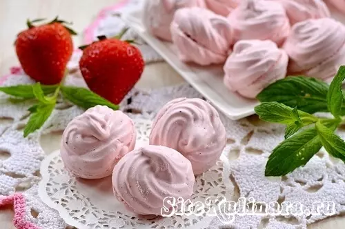 Inkeri za Strawberries (Amafoto 36): Nigute wakora strawberry muri shokora muri bouquet amaboko yawe intambwe? Nigute ushobora gukora bouquet ya strawberry of strawberries namabara? 26653_22