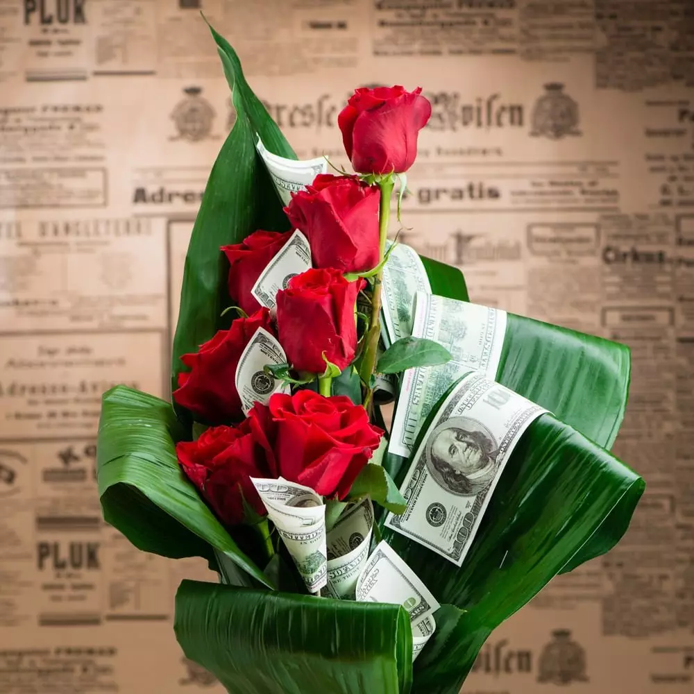 Bouquet of money: How to make flowers from bills with your own hands on step-by-step instructions beginners? Monetary Bouquets Birthday Birthday 26664_27