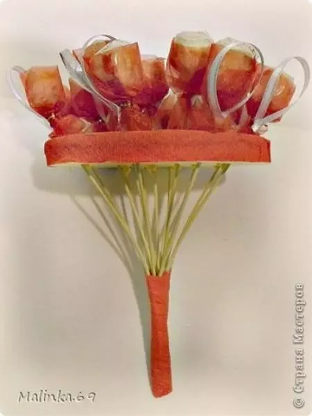Organza의 꽃 (38 사진) : 초보자를 마스터 클래스에서 단계별로 만드는 방법은 무엇입니까? 쉬폰, 베일, 얇은 명주 으와 Organza 꽃 26666_35