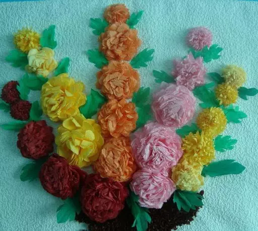 როგორ გააკეთოს ყვავილები საწყისი napkins? 49 ფოტო როგორ გავაკეთოთ ეს თავს დამწყებთათვის? ნაბიჯ ნაბიჯ აღწერილობა წარმოების მოცულობითი ლამაზი ყვავილი 26670_13
