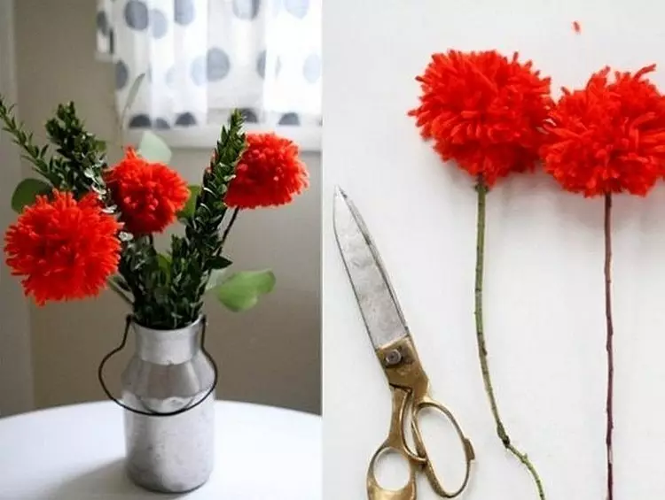 Blomster laget av tråder med egne hender (27 bilder): Hvordan for barn gjør blomster fra ullgarn for strikking og wire, fra Moulin og annet garn? 26672_14