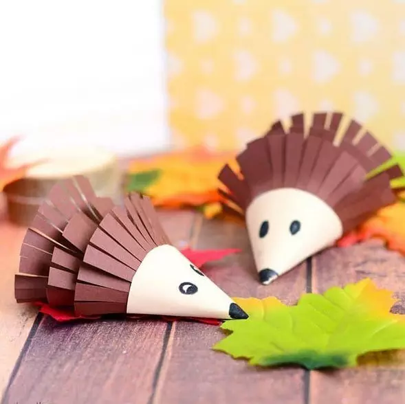 Volumetric crafts from paper: Autumn figures with their own hands. Pumpkin for children from colored paper, mushrooms and flowers. How to make an apple on the topic of autumn? Other ideas 26695_8