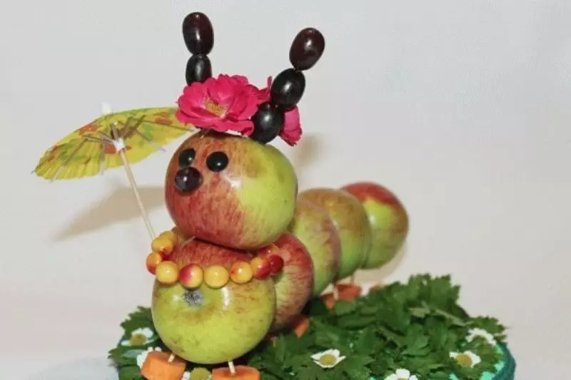 Fruit Crafts (48 kuvaa): Kindergartenissa ja koulussa. Mitä lapset tekevät sen itse? Autumn Hedgehog ja Caterpillar, Muut helppo syötävät käsityöt 26710_35