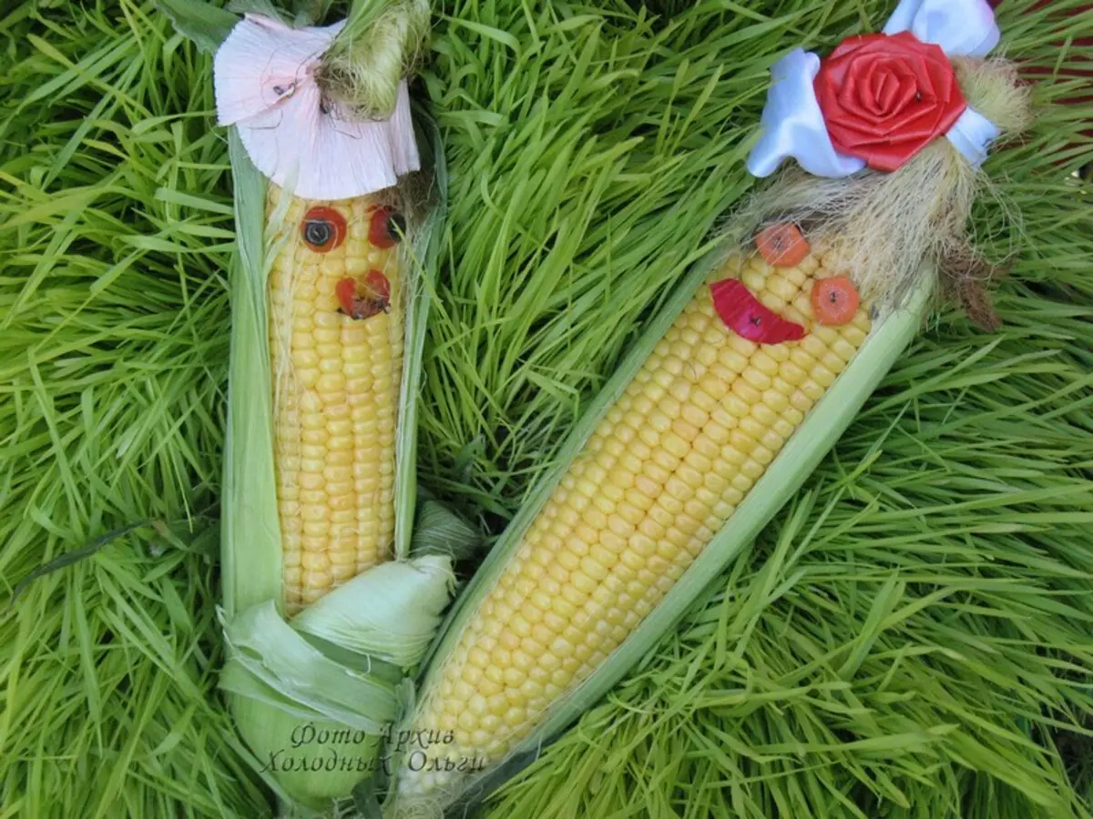 Corn crafts (44 litrato): alang sa kindergartern ug mga eskwelahan, mga bata-bata ug mga crafts sa hilisgutan sa tingdagdag sa ilang kaugalingon nga mga kamot gikan sa cob ug mais dahon 26737_2