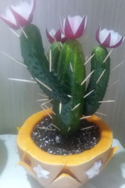 Cactus өргөст хэмх (31 фото) нь: ямар нэгэн саванд шүдний нь намар сэдвээр цэцэрлэг рүү мөлхөж хийх вэ? Энгийн шуух 26740_26