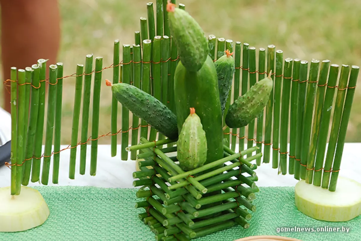 Cactus dari timun (31 photos): bagaimana untuk membuat merangkak ke dalam tadika pada topik musim luruh dengan pencungkil gigi dalam periuk? Mudah minum 26740_3